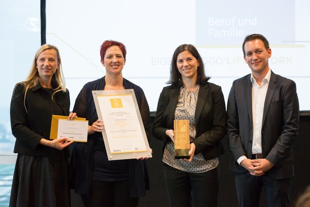 Familienministerin J. Bogner-Strauß, J. Stierberger, K. Kögler (beide Klinikum) und J. Schönherr (kununu).