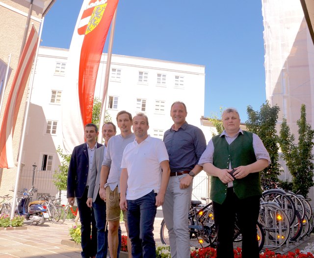 Manfred Brugger (St. Veit), Josef Kocher (Forstau), Axel Ellmer (Wagrain), Michael Lackner (St. Martin bei Lofer), Peter Sagmeister (Unternberg) und Andreas Schweinberger (Neukirchen am Großvenediger) im Chiemseehof.