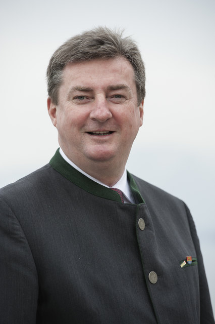 Martin Höchsmann bringt die EU nach Attersee.