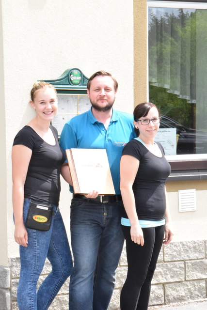 Anja Gastinger, Michael Schandl und Daniela Vogl vom Landgasthof Streicher freuen sich auf Ihre Feinschmeckerpässe.