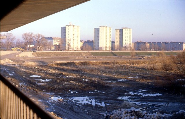 Blick von der Reichsbrücke Richtung Überschwemmungsgebiet Kaisermühlen im Jahr 1980. Von Kino noch keine Spur.
