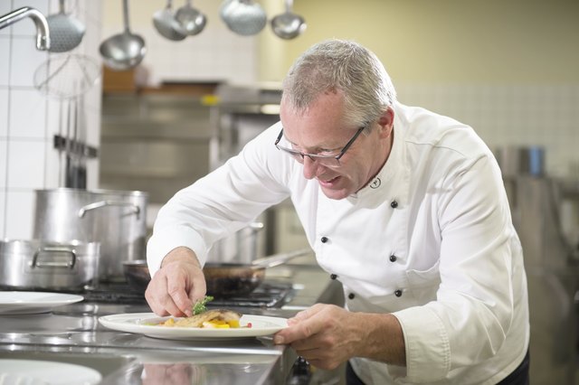 Küchenchef Leo Knöbl zaubert aus den regionalen Produkten köstliche Gerichte.