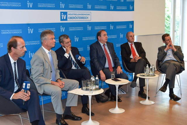 Ulli Jelinek (l.) moderierte die Talk-Runde.