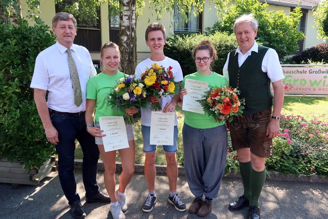 Mit Susanne Marhold eroberte ein Lehrling von ZAM Voitsberg Platz drei. | Foto: LAK