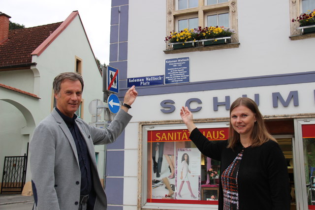 Bürgermeister Fritz Kratzer und Sabine Krenn (Kuz)