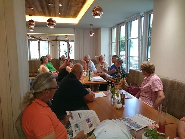 Beim Traunkirchner BürgerInnen-Stammtisch ging es um die Vernetzung mit der Nachbargemeinde Altmünster.