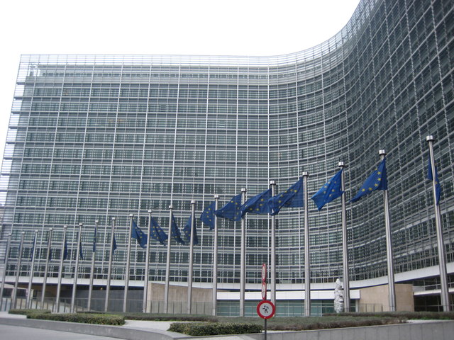 Die Europa-Gemeinderäte sollen den BürgerInnen vor Ort die Europäische Union (Im Bild das Berlaymont in Brüssel – Sitz der Europäischen Kommission) näher bringen.