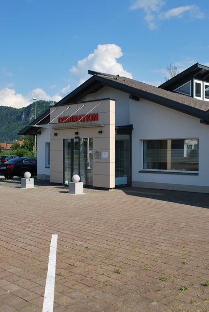 Das ehemalige Optik Kitzer-Gebäude ist nun die Ordination von Alexander Scheriau