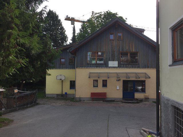 In der Bahnhofstraße 9, der ehemaligen Jacoby-Schule, kündigt das Land den Mietvertrag.