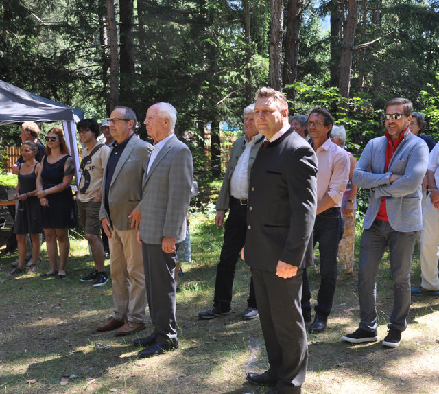 Die Ehrengäste bei der feierlichen Eröffnung im Archäologischen Park. | Foto: Silvia Gradl
