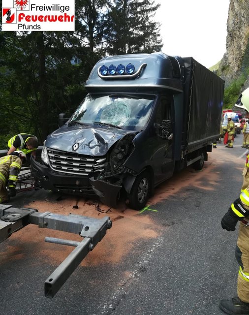Am Samstag gegen 18:30 Uhr wurde die Freiwillige Feuerwehr Pfunds zu einem Verkehrsunfall alarmiert.