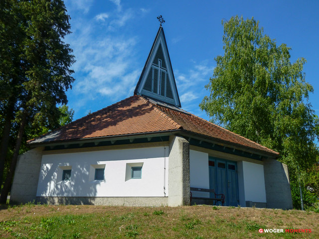 Die Emmauskapelle in Wernersdorf ist jeden Ostermontag Ziel einer Sternwanderung von Pilgern umliegender Pfarrgemeinden.
