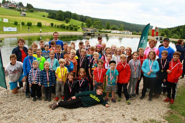 Neuer Teilnehmerrekord bei den Kindern - jedes Kind erhält eine Triathlon-Medaille