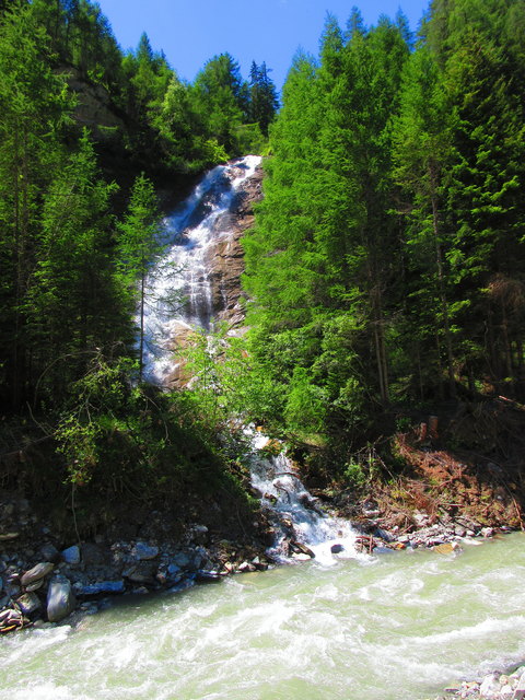 Eine 220 m hohe Staumauer wollte man im Dorfertal errichten.