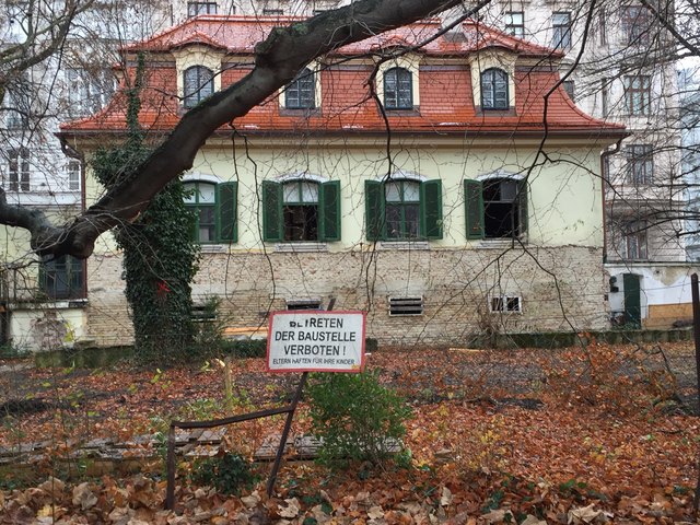 Das verfallene Gebäude wird neu gestaltet, Inhaber Walter Welledits plant einen Gastgarten mit 880 Plätzen.