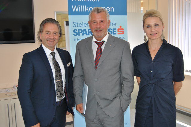 Ein Sehr Gut in der Bilanz: Robert W. Stellnberger, Heinz Janda und Birgit Pucher (Konzernkommunikation).