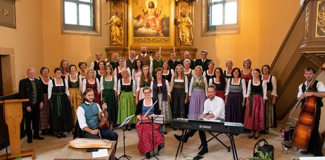 Der evangelische Kirchenchor beim Jubiläumskonzert. | Foto: Foto: Tobias Müller