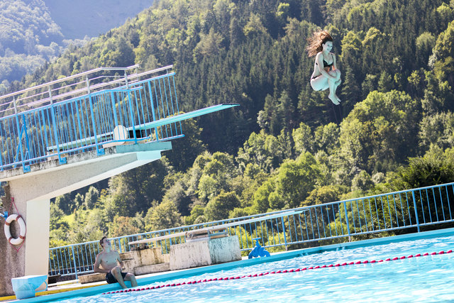 Ein richtiges "Badenixerl": Julia Pyringer planscht am liebsten im Gaminger Ötscherlandbad oder an der Erlauf in der Urmannsau. | Foto: Theo Kust