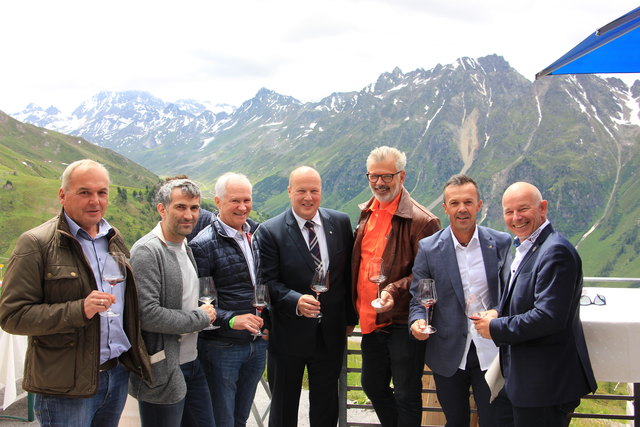 Genussspechte auf der Idalp: Paul Konrad, Günther Zangerl, Hannes Parth, Harald Seidler, Bruno Resi, Otmar Ladner und Norbert Waldnig (vl.).