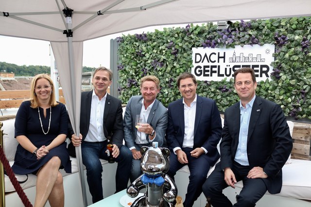 Dachgeflüster: Vzbgm. C. Raggl-Mühlberger, P. Jungreithmair (Wels Marketing), Vzbgm. G. Kroiß, Bgm. A. Rabl, F. Niedersüß (eww). | Foto: Schmidberger
