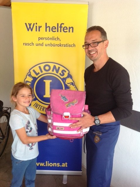Marie Christine Resch mit ihrem Vater Jürgen Resch, amtierender Lionspräsident des Lionsclubs Sierning-Steyrtal. | Foto: Lionsclub Sierning-Steyrtal, Jürgen Resch