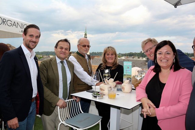 T. Brindl (WKO), J. Resch, D. Heiss, Vzbgm. S. Huber, StR. J. Reindl-Schwaighofer, NR P. Wimmer. | Foto: Schmidberger