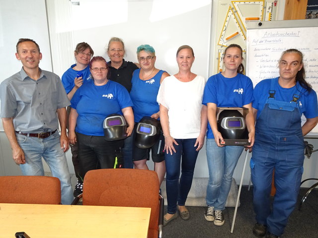 Gerhard Melanschek (AMS), Edith Winkler, Elisabeth Dvorsky, Hedy Granabetter (BBZ), Andrea Bischof, Marylin Lipp (AMS), Sarah Genser und Magda Halusova