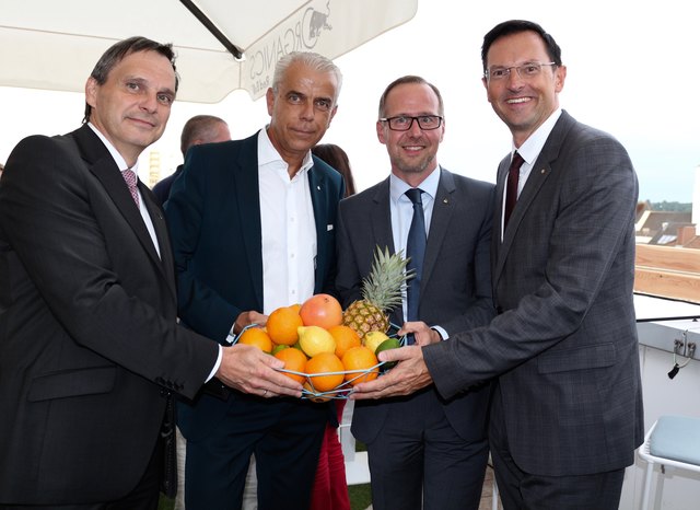 Das Sparkasse OÖ-Team mit Vorstand H. Walzhofer (2. v. l.). | Foto: Schmidberger