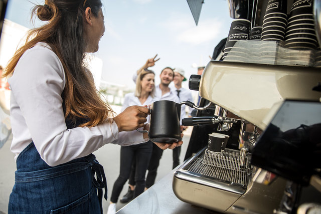 Espressomobil und die bz laden Sie am Freitag, 29. Juni, auf einen Cappuccino ein. | Foto: Espressomobil