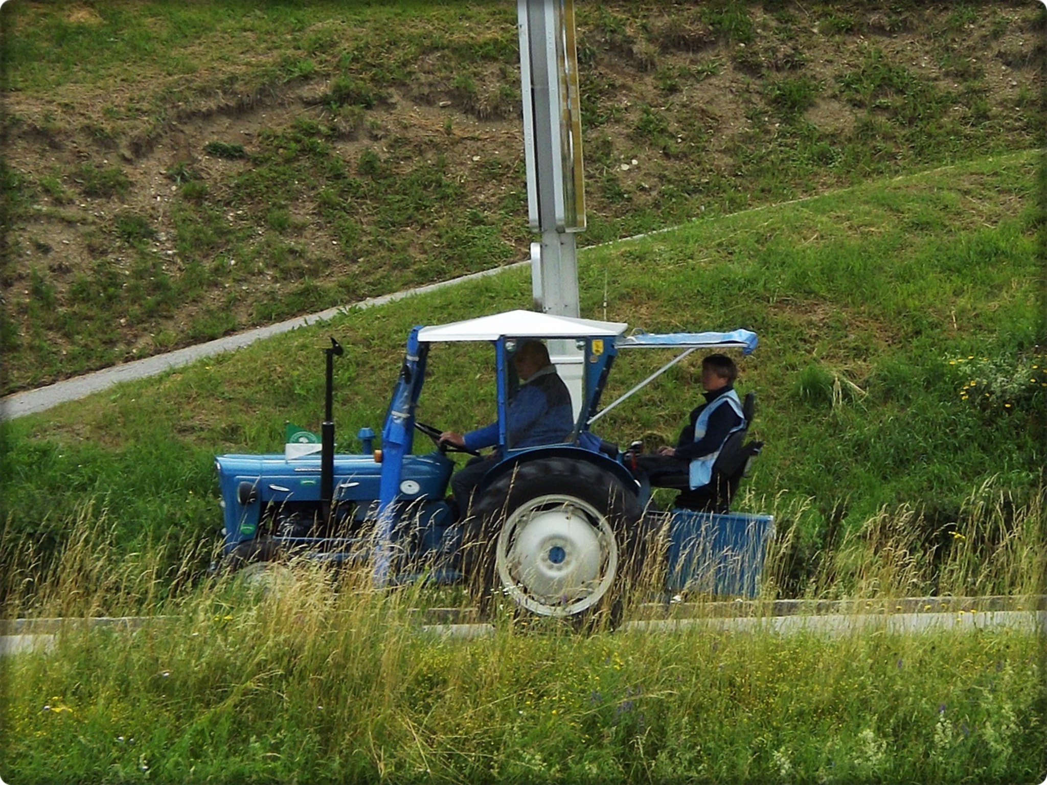 Resi I Hol Di Mitm Traktor Ab