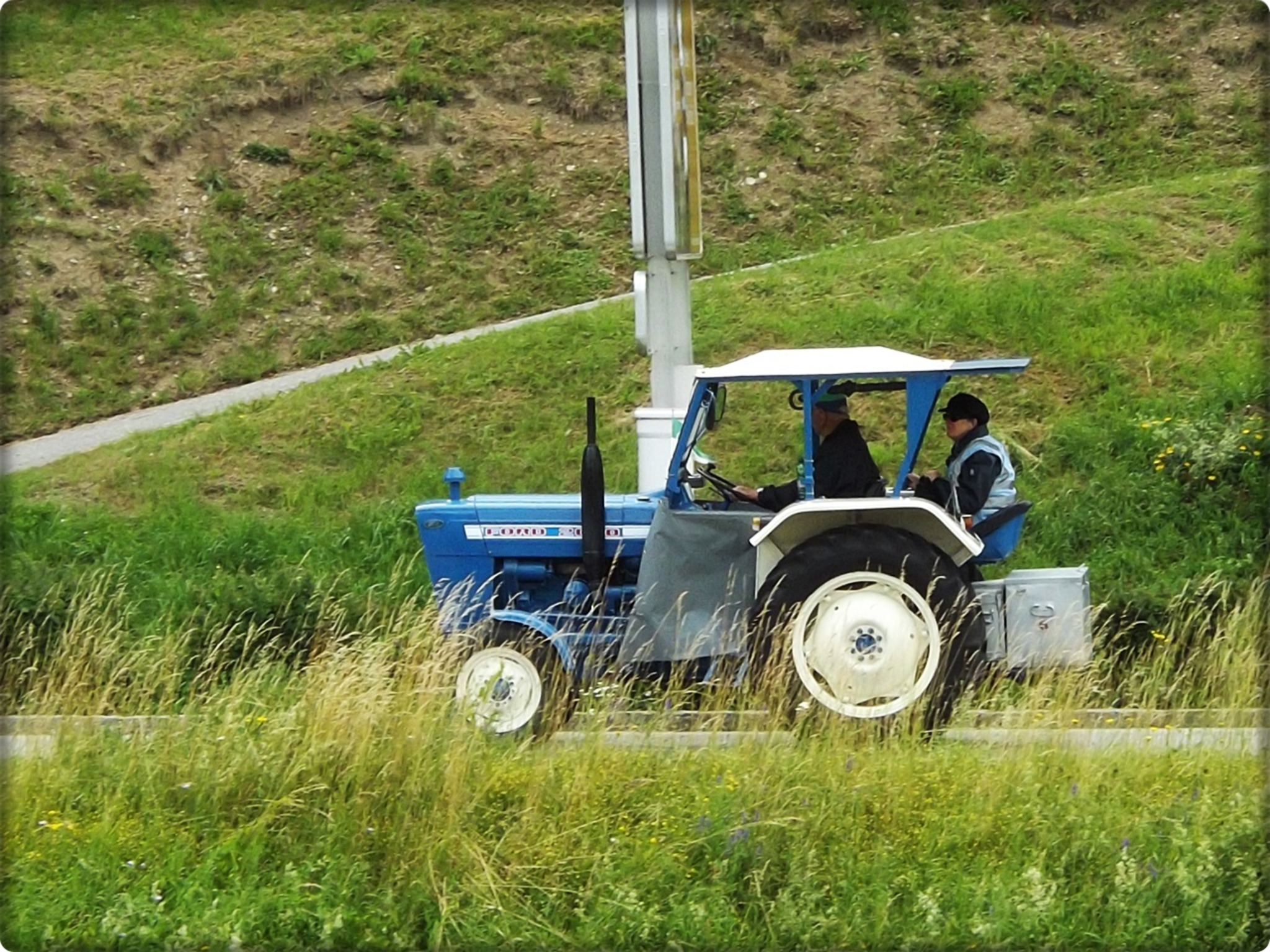 Resi I Hol Di Mitm Traktor Ab