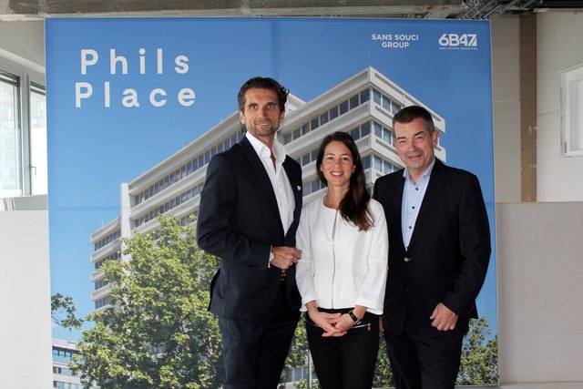 Norbert Winkelmayer (li., CEO Sans Souci Group) mit Kristin Oberweger, Direktorin der PhilsPlace Management GmbH und Fritz Gruber( Vorstand 6B47)