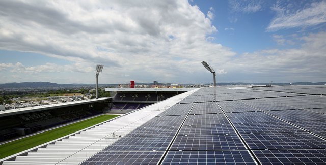 Die Solaranlage am Dach der Generali-Arena. | Foto: Redtenbacher