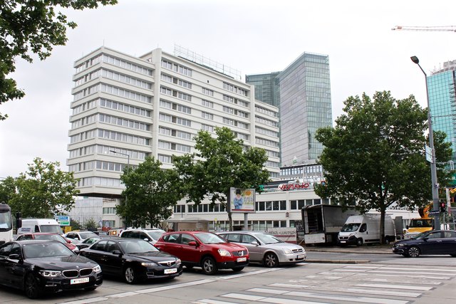 Die denkmalgeschützte Design-Ikone "Philips-Haus" geht nach zwei Jahren Bauzeit demnächst als "PhilsPlace" in Betrieb