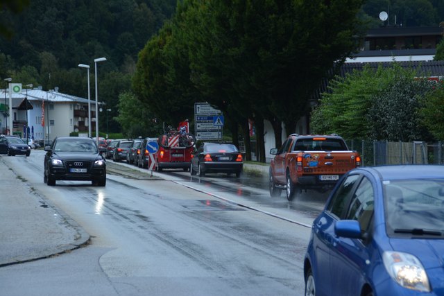 Viele Autofahrer, besonders aus dem nördlichen Nachbarland, wollen sich die Autobahnmaut sparen und fahren durch die Ortsgebiete.