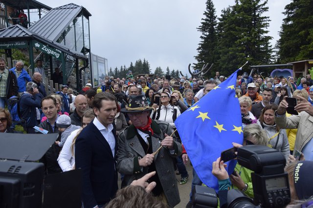 Fand regen Anklang: die symbolische Übergabe des EU-Ratsvorsitzes.