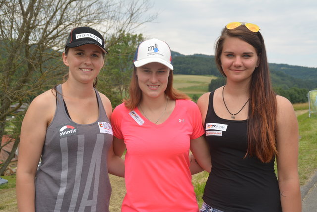 Jacqueline Gerlach siegte in Predklasteri im Riesentorlauf und Slalom, Kristin Hetfleisch wurde Zweite und Vierte, Lisa Wusits fuhr beide Male auf Rang 5.