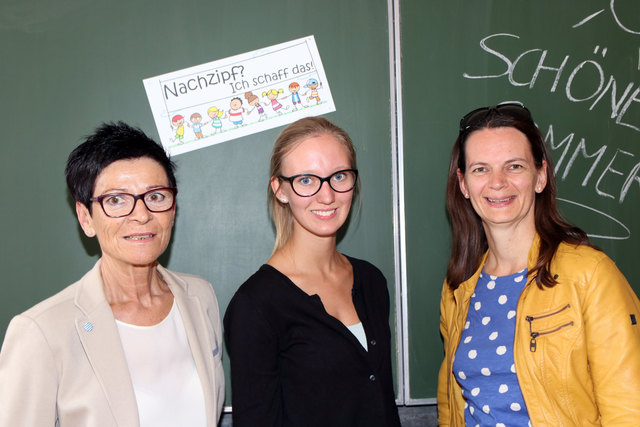 Stadträtein Andrea Prohaska, Lehrerin Sonja Honeder, Bürgermeisterin Kerstin Suchan-Mayr | Foto: Stadt St. Valentin