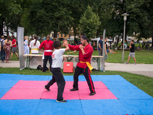 OLYMPUS DIGITAL CAMERA