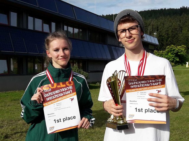 Mit Tanzpartner Jakob Gösselbauer gewinnt Xenia Silber. | Foto: Xenia Fall