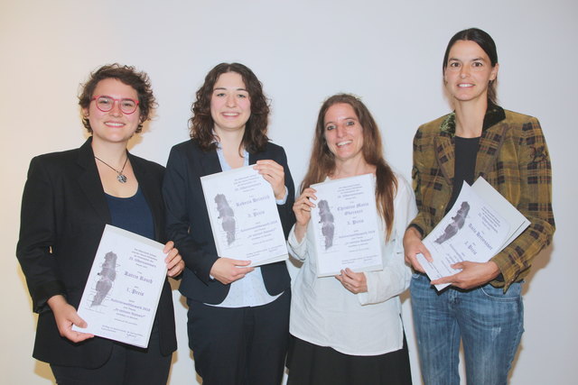 1. Preis: Katrin Rauch, 3. Preis: Rebecca Heinrich, 3. Preis: Christine Maria Oberauer, 2. Preis: Anita Hetzenauer (v.l.)