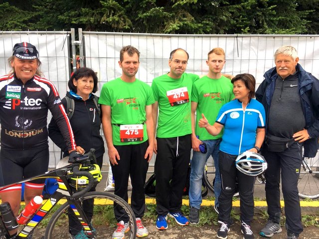 Radlwolf Wolfgang Dabernig, Hanni Glanznig, Seppi Lackner, Läufer Markus Oberwinkler, Schwimmer Kevin Kohlweiss, Radfahrerin Heidi Semmler und Trainer Werner Steindl