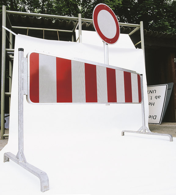 Die Fahrbahn wird für die Dauer der Sanierung halbseitig gesperrt | Foto: MEV Verlag GmbH