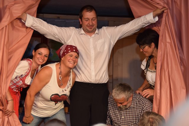 Das Urgtheater präsentierte am Freitag ihr neues Stück zum ersten Mal.