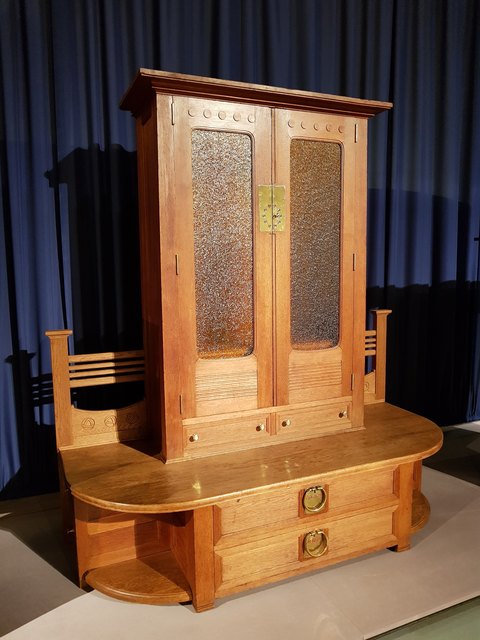 Bücherschrank L. Bauer 1900