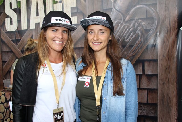 Viktoria Schwarz (li.) und Ana Roxana Lehaci, Kanutinnen aus Linz.