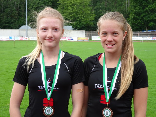 Erfolgreich: Lena Baum und Judith Schabauer (v.l.). | Foto: TSV Leichtathletik