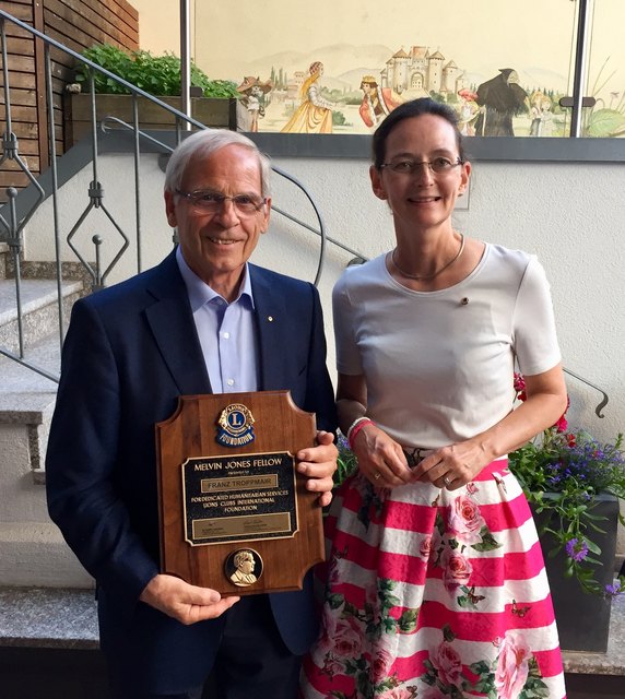 Amtsübergabe Lions Club Wattens KR Franz Troppmair an Dr. Inge Werus | Foto: Dr. Ernst Werus