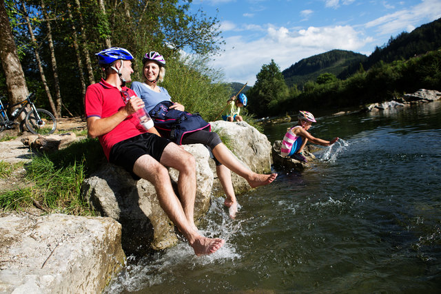 Der Ybbstalradweg ermöglicht Flussradeln in der Bergwelt der Ybbstaler Alpen ohne merkliche Steigungen. | Foto: Doris Schwarz-König