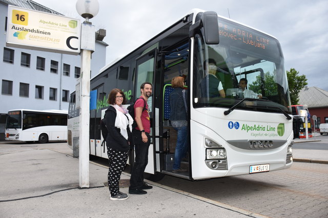 Die Schweizer Dario und Joelle sind mit der Alpe-Adria-Line über Laibiach angereist. Der Verbindung droht nun das Aus; Fördervertrag ist ausgelaufen | Foto: Polzer